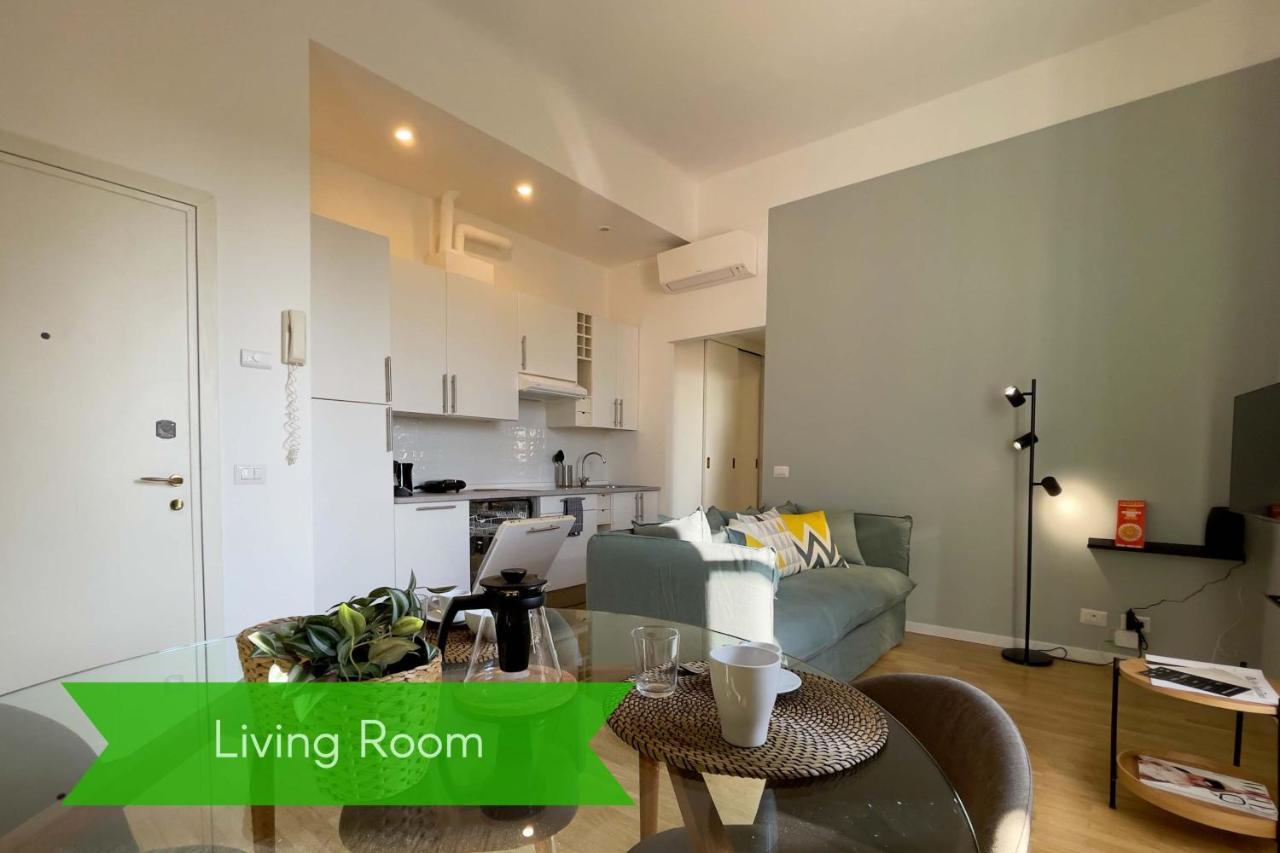 Elegant Apartment Near Brera Area Милано Екстериор снимка