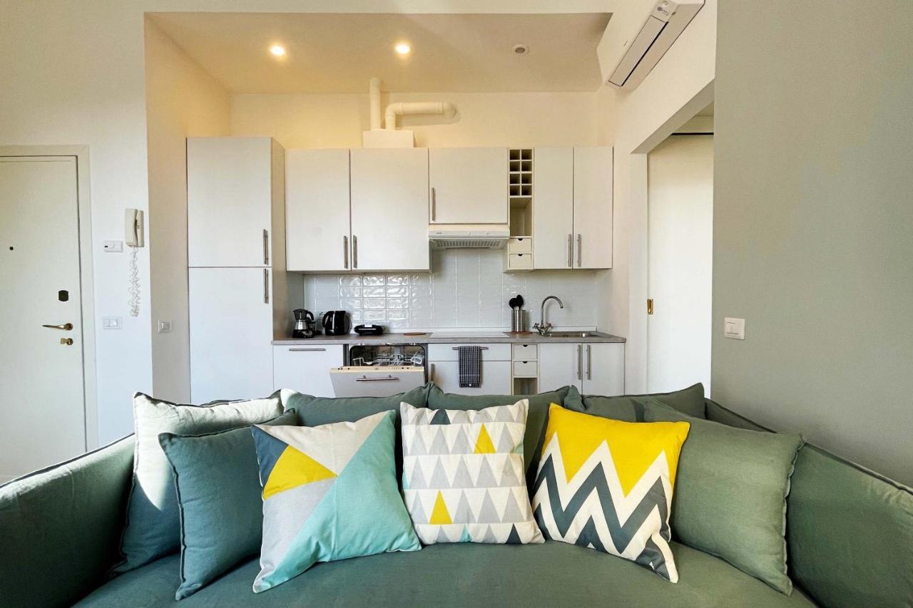 Elegant Apartment Near Brera Area Милано Екстериор снимка